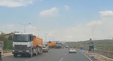 KAYSERİ’DE OTOMOBİL ŞARAMPOLE DEVRİLDİ