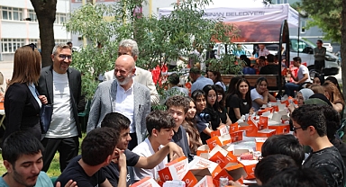 KOCABURGER’İN BU HAFTAKİ DURAĞI SÜMER FEN LİSESİ OLDU