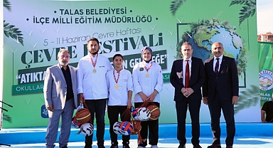 ÖĞRENCİLER ÖDÜLLERİNE KAVUŞTU