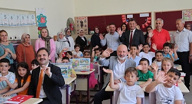 KARNE SEVİNCİ YAŞAYAN ÖĞRENCİLERİ TEBRİK ETTİ