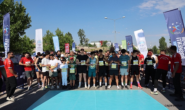15 TEMMUZ RUHUNU DEMOKRASİ KOŞUSUNDA YAŞATTI